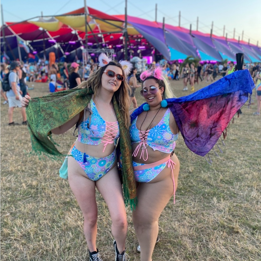 Two piece rave set